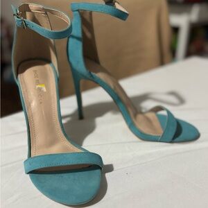 Gorgeous teal stilletos